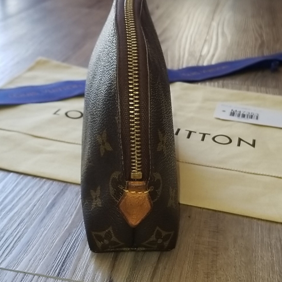 Louis Vuitton Poch. Cosmetic G.M. - Picture 6 of 16